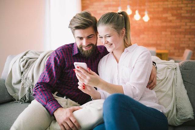 The Power of Communication in Modern Dating – From Text to Together